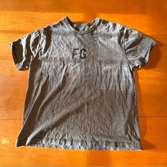 Fear of God, gray black graphic T-shirt. Size M - Picture 1 of 9